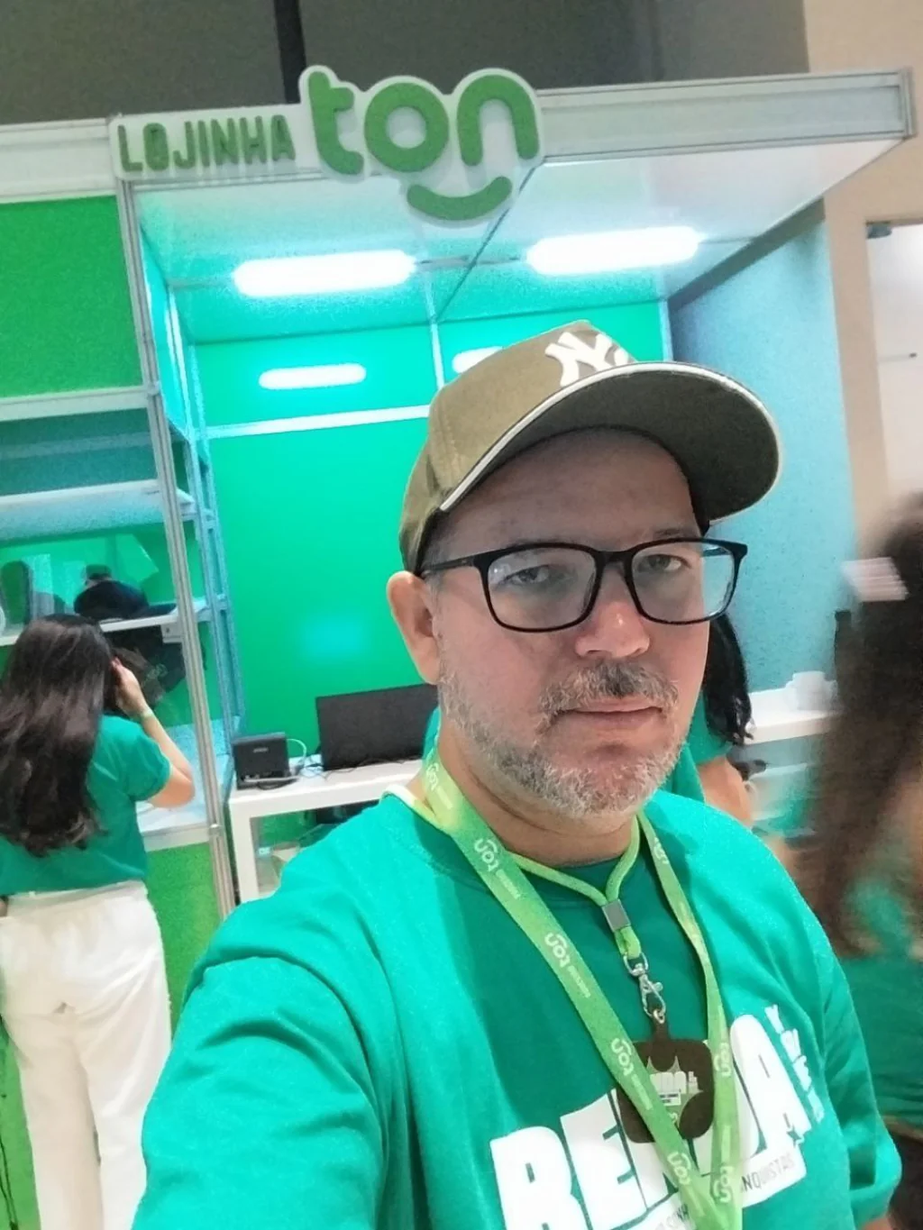 Lázaro Cardoso, Consultor de Meios de Pagamento e Parceiro Ton, ajudando pequenos negócios com maquininhas